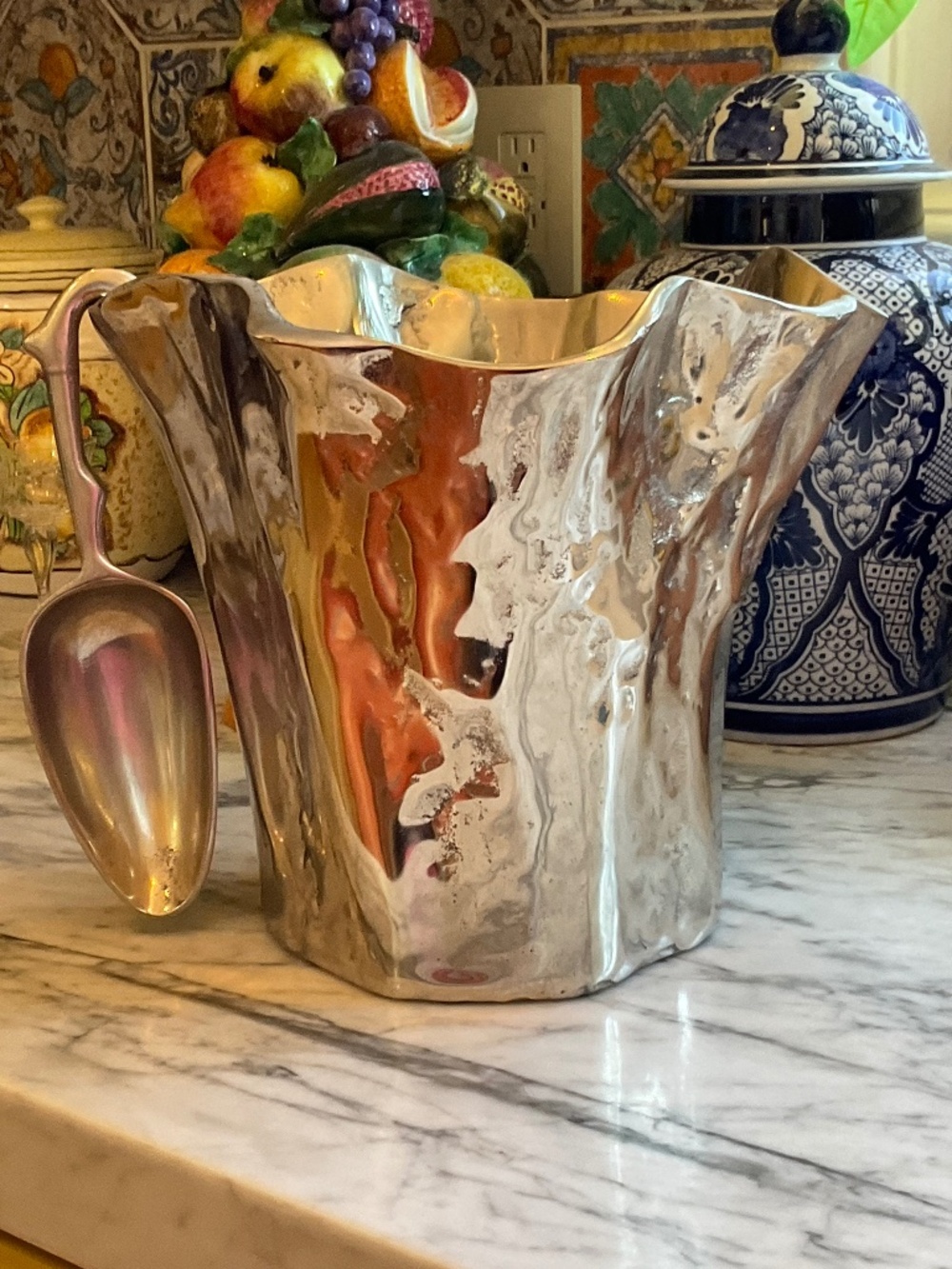 Gorgeous metal ice bucket with matching scoop